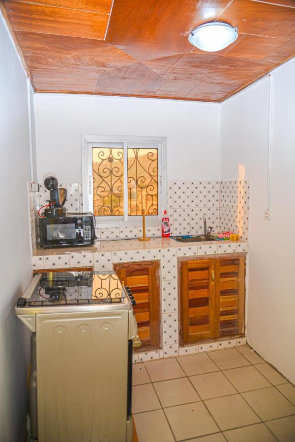 Appartement Meuble 2 Chambres Avec Salle De Bain - 1 Salon - 1E Cuisine - La Concorde - Quartier Nkomkana Yaounde Luaran gambar