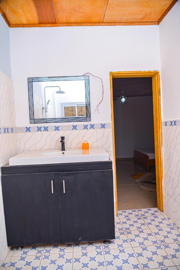Appartement Meuble 2 Chambres Avec Salle De Bain - 1 Salon - 1E Cuisine - La Concorde - Quartier Nkomkana Yaounde Luaran gambar
